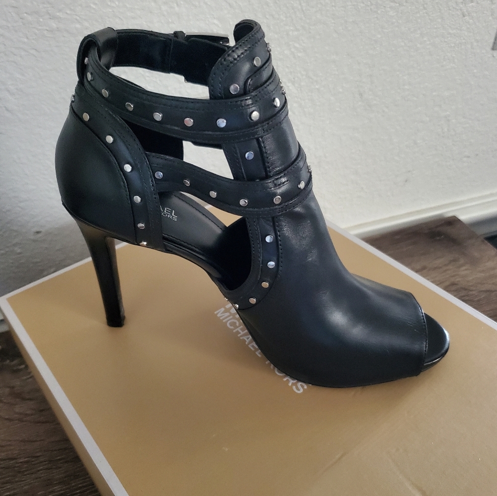 Michael Kors booties - Picture 3 of 3